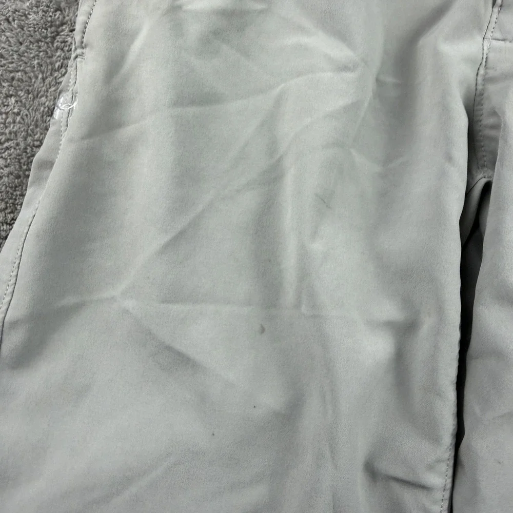 Under Armour Golf Fitted Shorts Heatgear Mens 30 Gray Low Rise‎